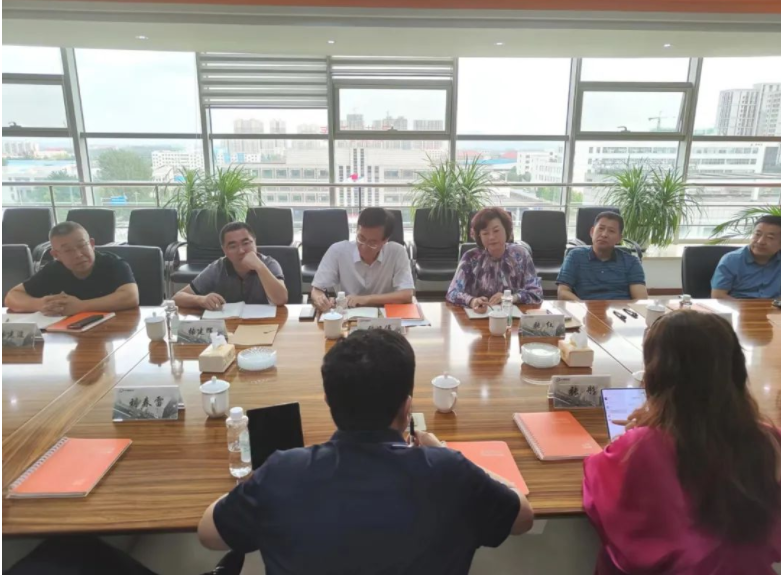 市政協(xié)新能源行業(yè)委員協(xié)商議事室開展首次議事活動