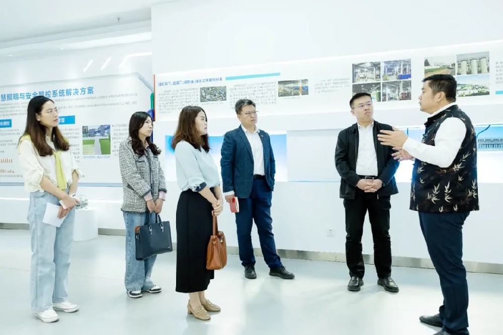 山東省“學(xué)思想·明道理·用方法”送宣講基層行活動在華鼎偉業(yè)順利舉行