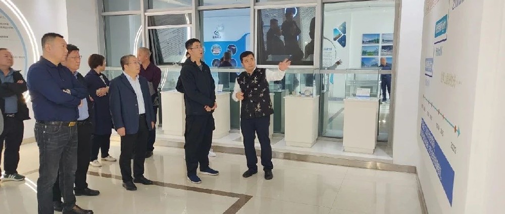 呼和浩特玉泉區(qū)委副書記、區(qū)長南男一行蒞臨華鼎偉業(yè)考察新能源產(chǎn)業(yè)建設(shè)情況